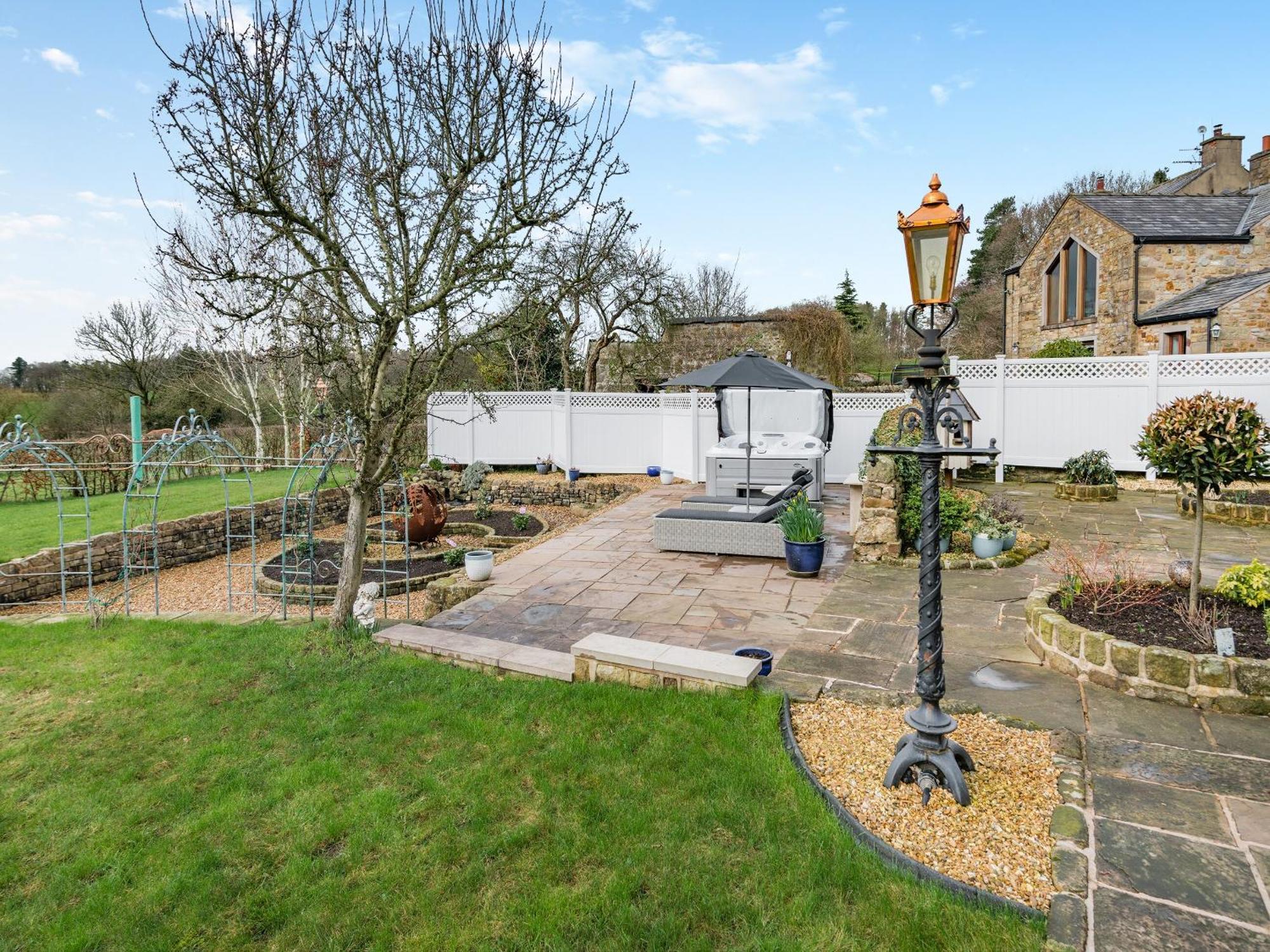Shireburn Cottage Hurst Green  Exterior photo